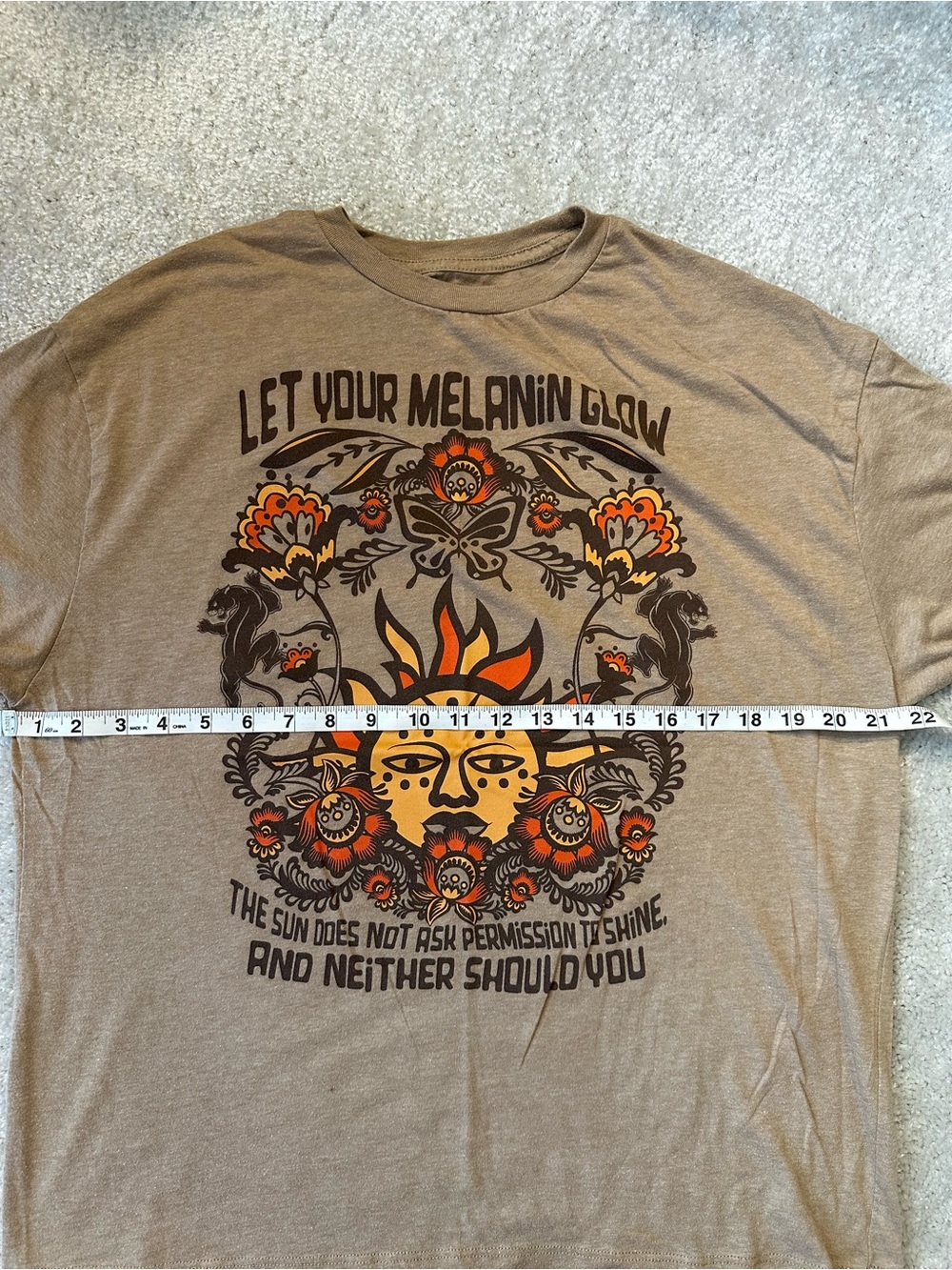Oversized Modern Lux Brown Graphic Tee with Sunburst and Floral Motif - Picture 5 of 7